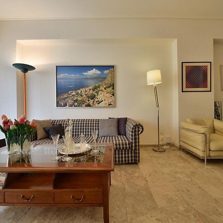 Architect Designer'S Apartment In Kolonaki Атина Екстериор снимка