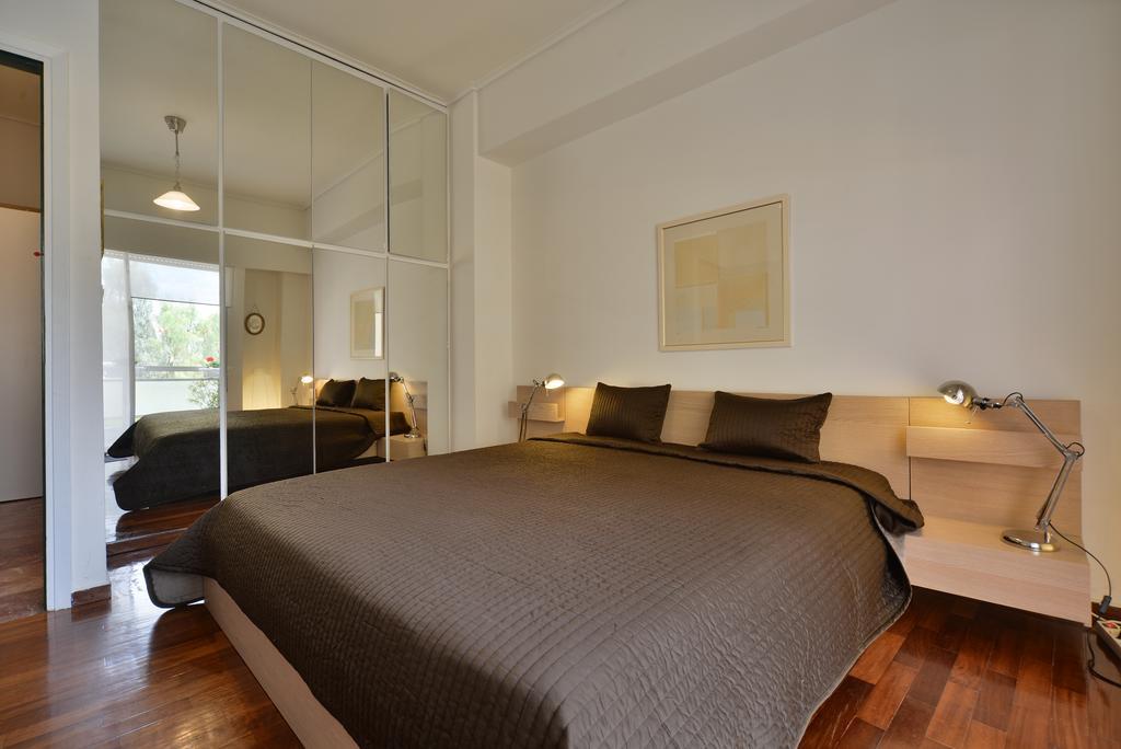 Architect Designer'S Apartment In Kolonaki Атина Екстериор снимка