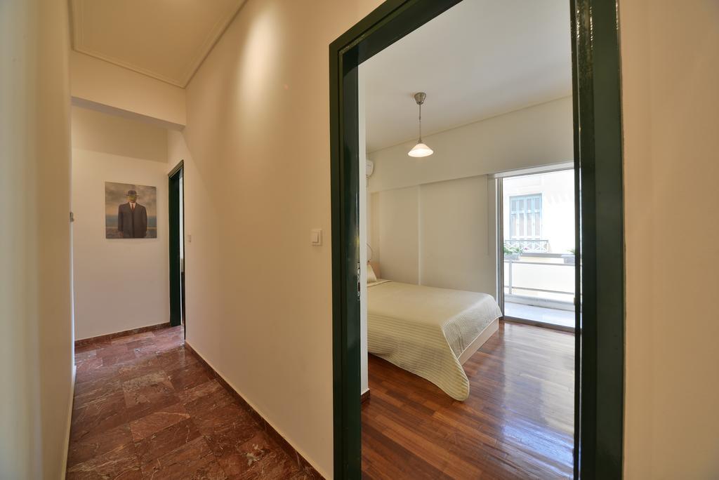 Architect Designer'S Apartment In Kolonaki Атина Екстериор снимка