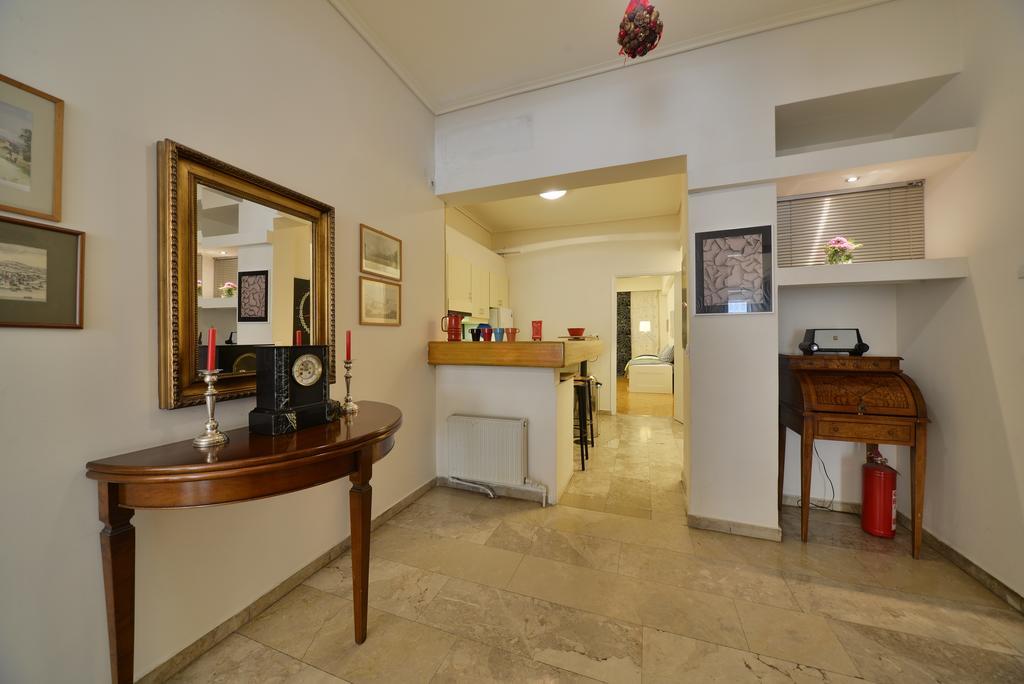 Architect Designer'S Apartment In Kolonaki Атина Екстериор снимка