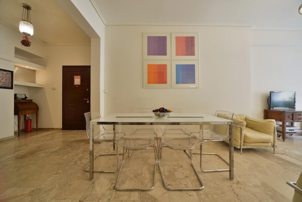 Architect Designer'S Apartment In Kolonaki Атина Екстериор снимка