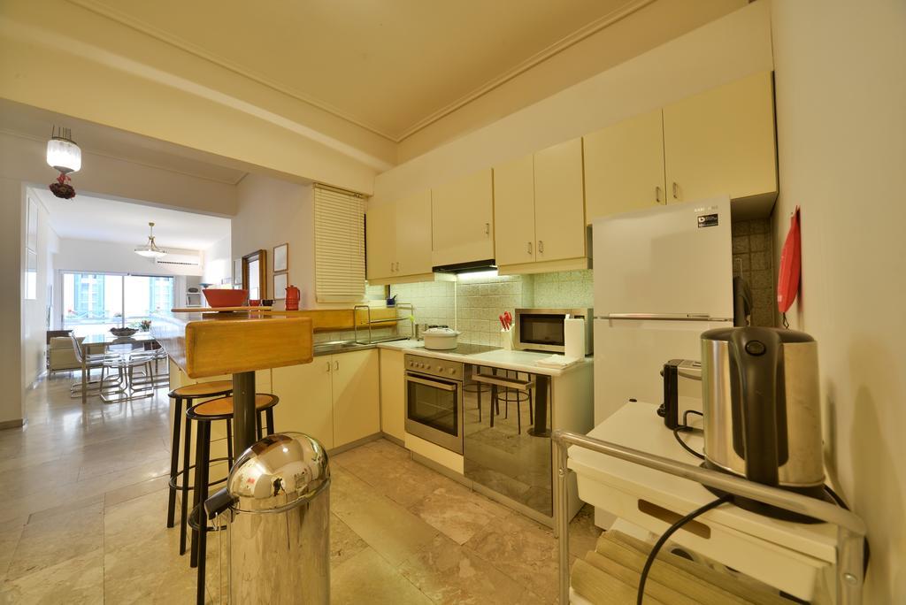 Architect Designer'S Apartment In Kolonaki Атина Екстериор снимка